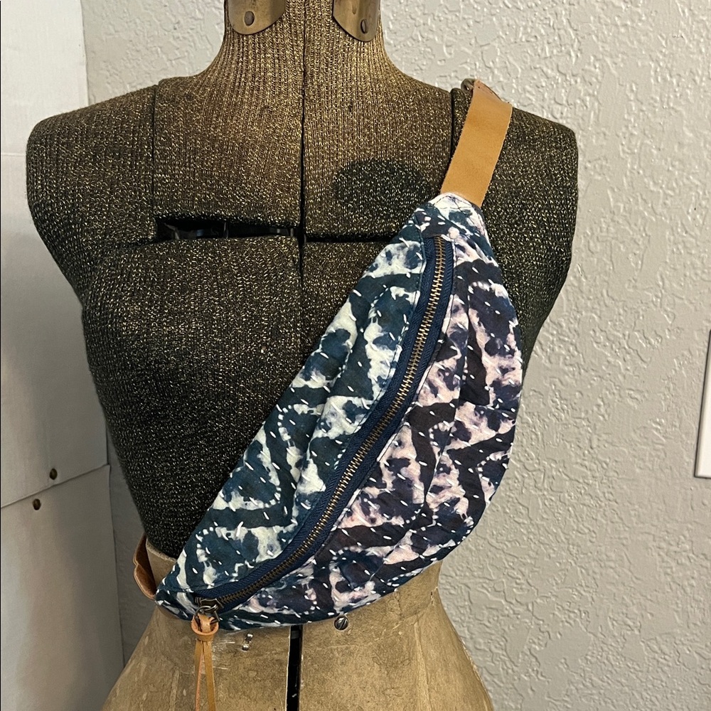 ANABAGLISH VIV KANTHA  HIP PACK SLING BAG BELT BAG TIE DYE WITH LEATHER STRAP